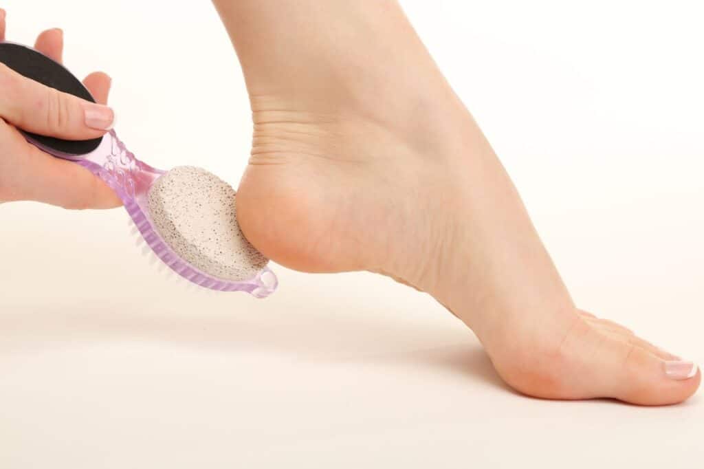 gommage mécanique des pieds