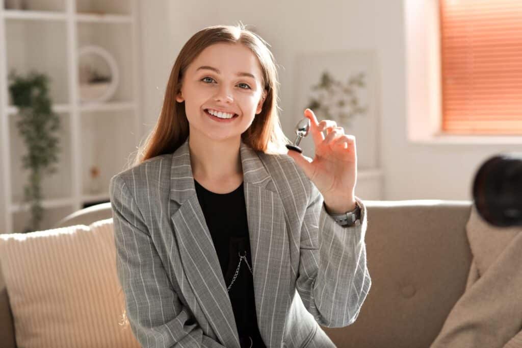femme avec un plug anal