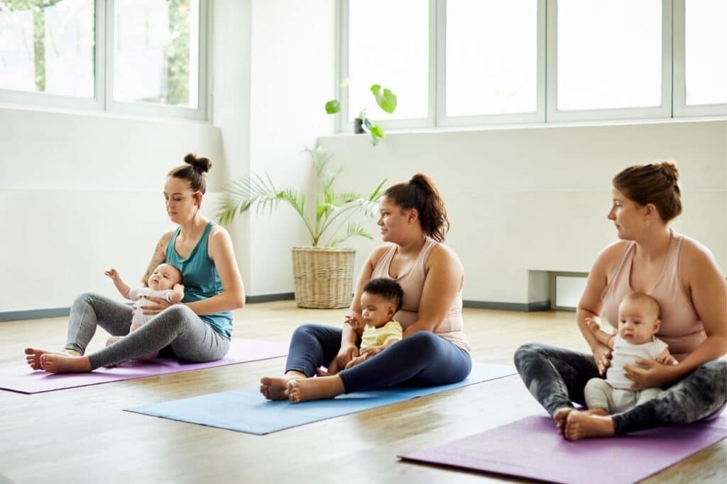 cours de yoga collectif pour bébé