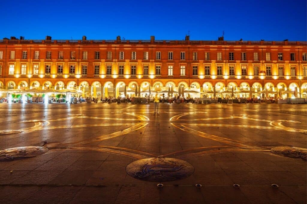 la place du capitole à toulouse