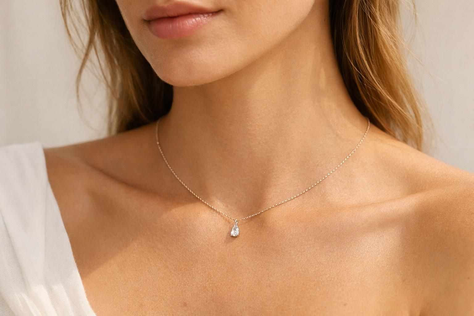 découvrez les tendances bijoux femme du moment : optez-vous pour le minimalisme élégant ou l'accumulation audacieuse ? explorez nos conseils pour sublimer votre style avec finesse ou originalité.