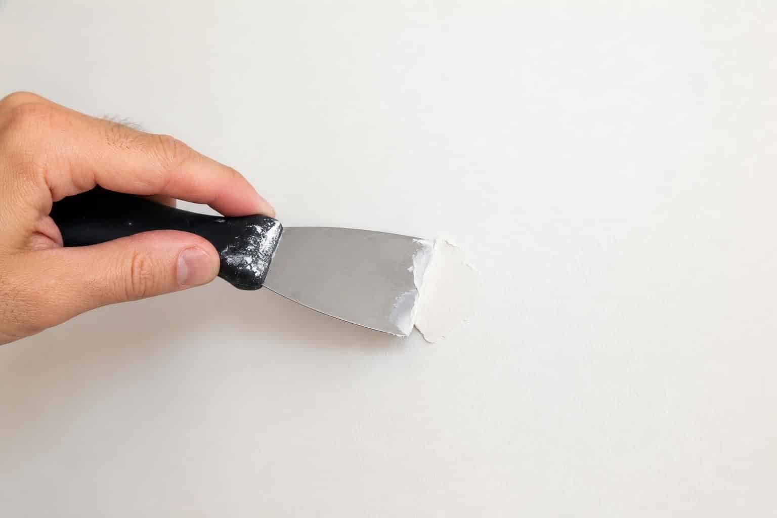 découvrez des méthodes simples et efficaces pour réparer un trou dans un mur facilement, avec des astuces étape par étape adaptées à tous les types de murs.