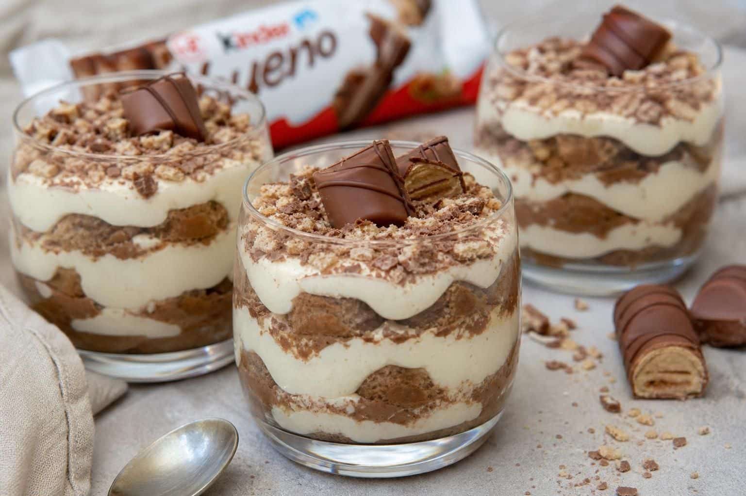 découvrez une recette simple et gourmande de tiramisu au kinder bueno, alliant la douceur du mascarpone à la gourmandise des célèbres chocolats pour un dessert irrésistible.